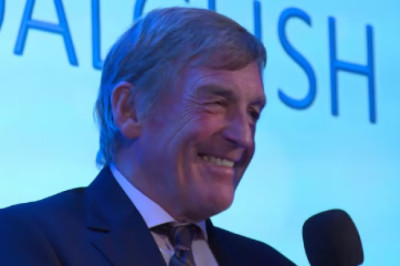 Sir Kenny Dalglish, scottish football legend, begins cancer treatment